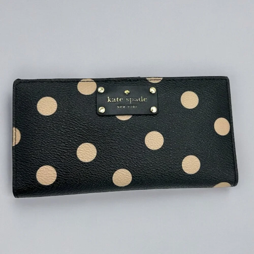 💰SALE💰 Kate Spade Leather Polka Dot Slim Snap Bifold Wallet Black/Light Beige - Picture 2 of 14